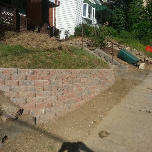 Curved retaining wall (small block)