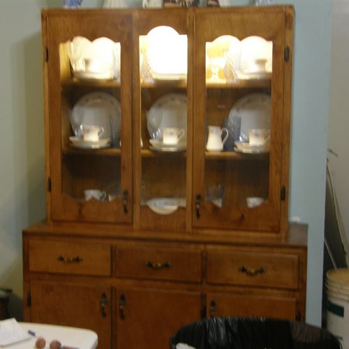 This is a hutch I built for my wife