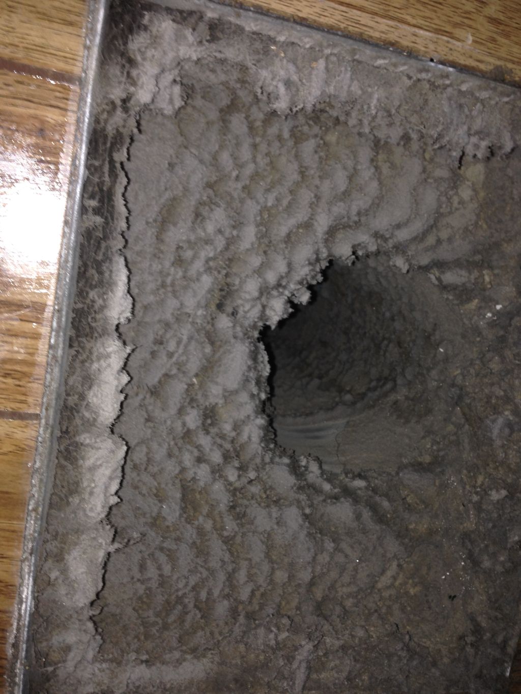 AIR DUCT INTAKE VENT WITHOUT THE GRILL BEFORE CLEA