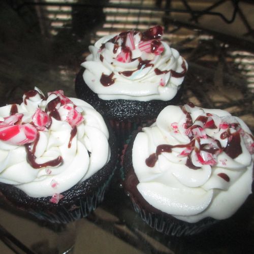 Chocolate peppermint cupcakes with a chocolate pep