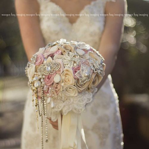 Gorgeous vintage bouquet by EOTA. Photography by m
