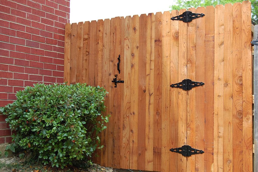 Cedar gate
