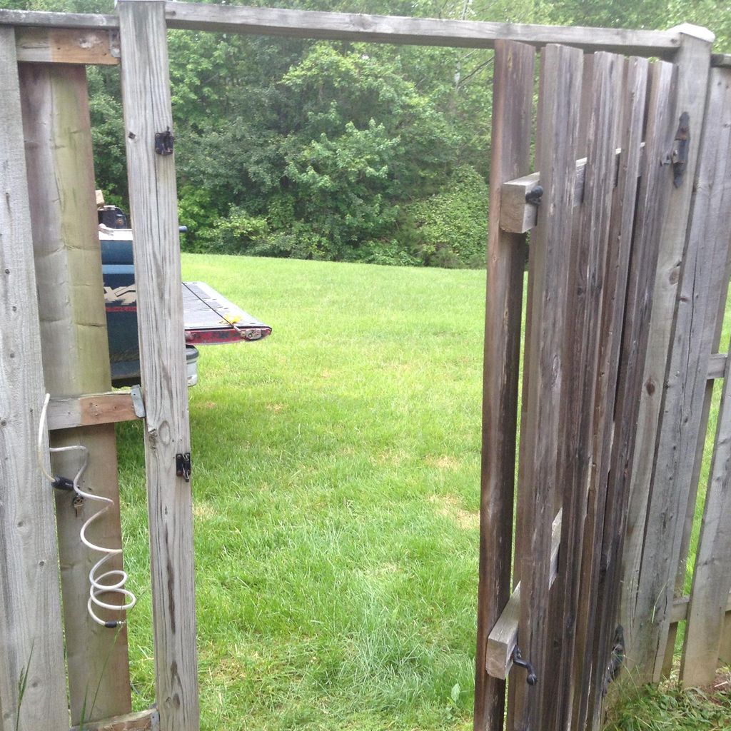 Handyman fence repair of gate and 1 side of fence.