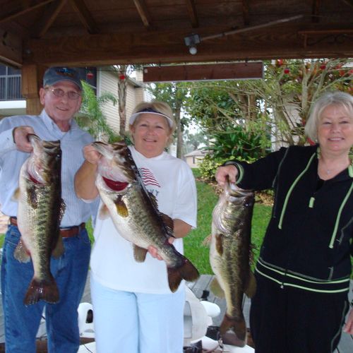 Mike, Yavonda,& Angie's   fishing trip with Captai