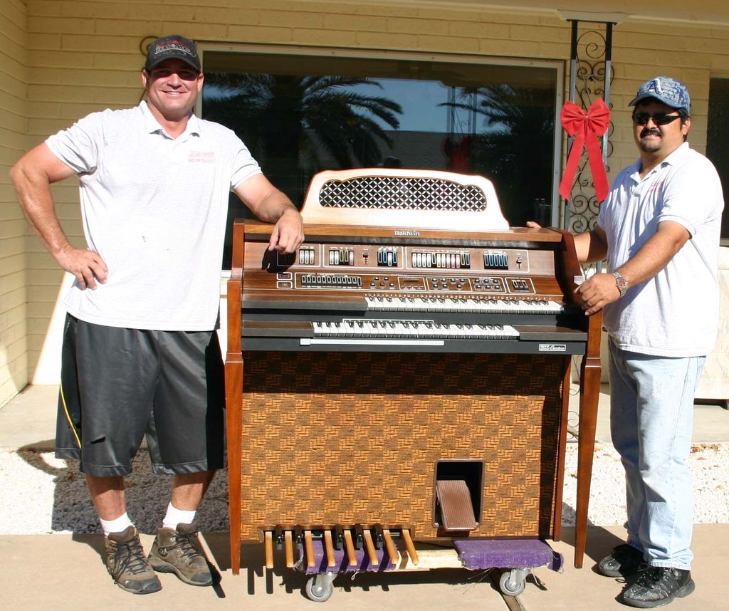 We move upright piano's & organs