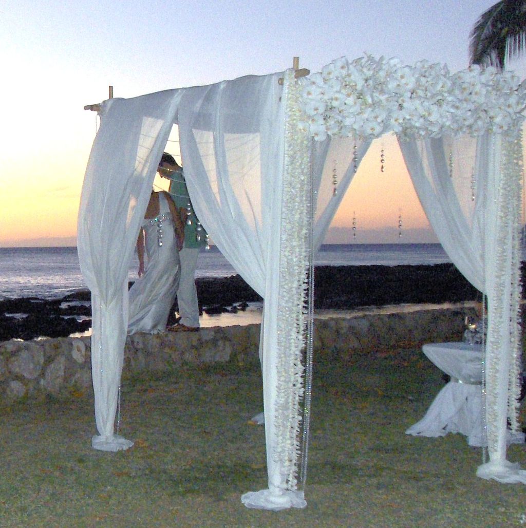 chupah with sunset