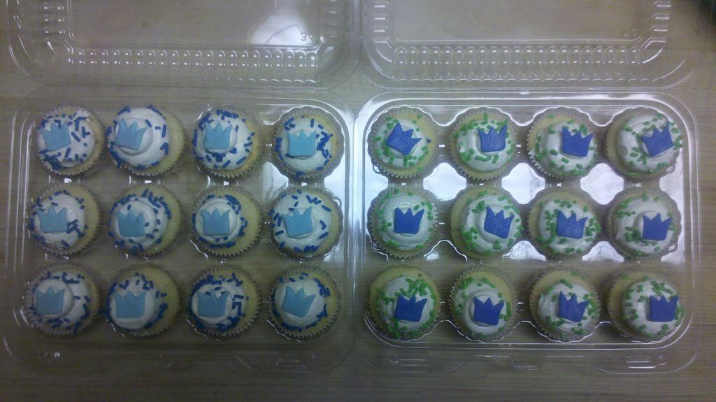 Little Prince mini cupcakes to match baby shower c