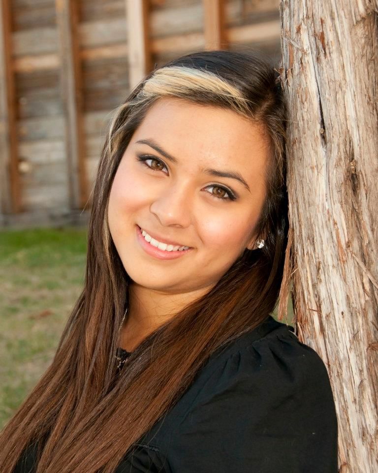 Senior Shoot.
See more at www.facebook.com/highdeg