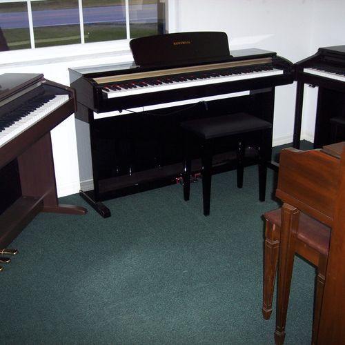 Lots of inexpensive digital pianos to choose from.