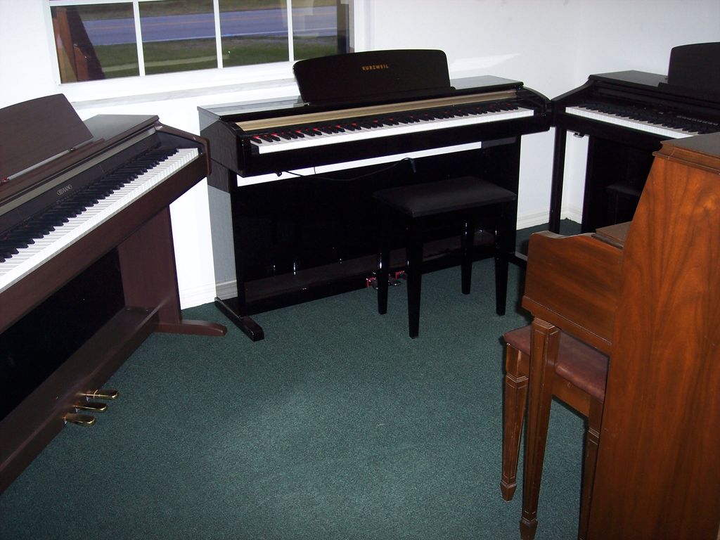 Lots of inexpensive digital pianos to choose from.