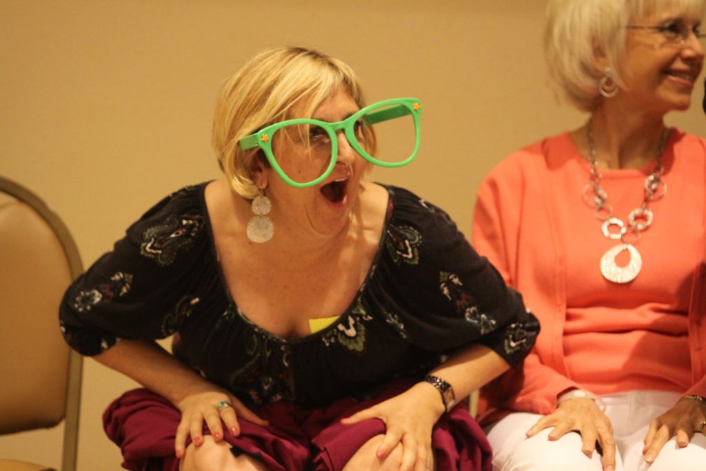 XRAY glasses see through everyone's clothes