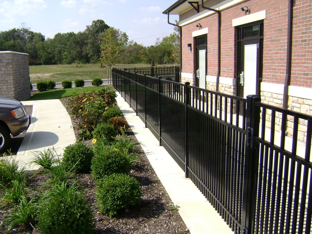 Aluminum Fence - Commercial