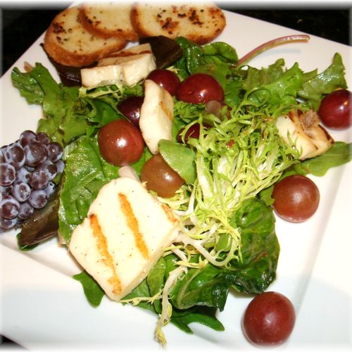 Grape & Grilled Haloumi Cheese Salad w/Baby Greens