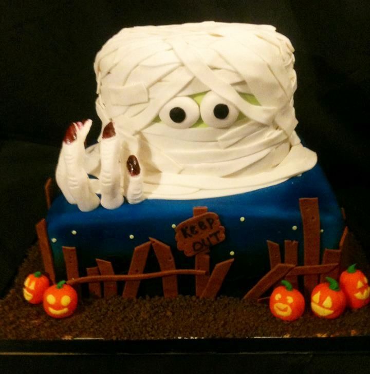 Spooky Halloween - Mummy Cake