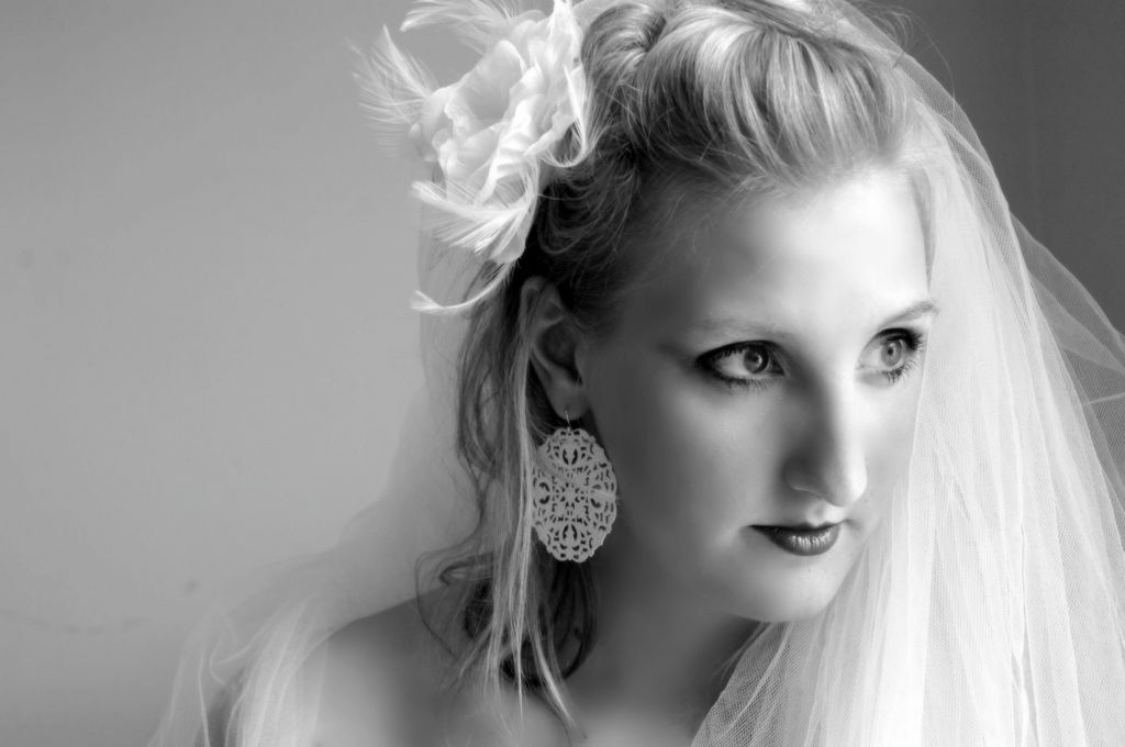 I work with natural and artificial lighting.