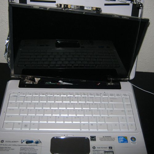 Laptop Screen LCD Replacement on HP Pavillion Dv4-