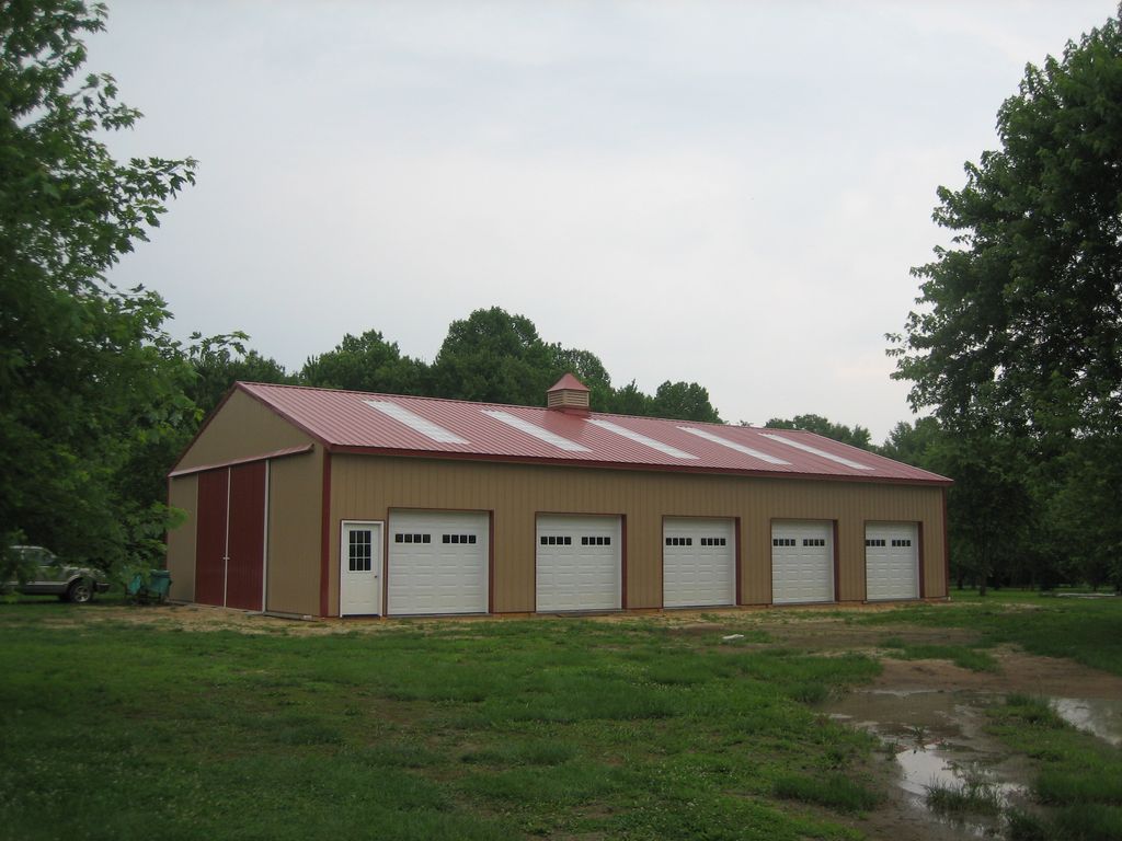 Dream Garage with 5-Bays and Skylites