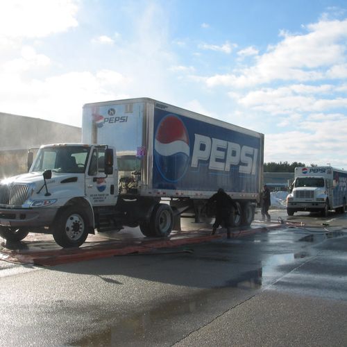 Washing Pepsi fleet