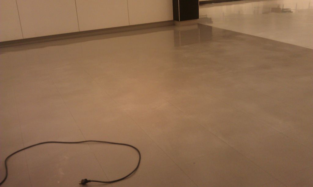 VCT (Strip & Wax) Before