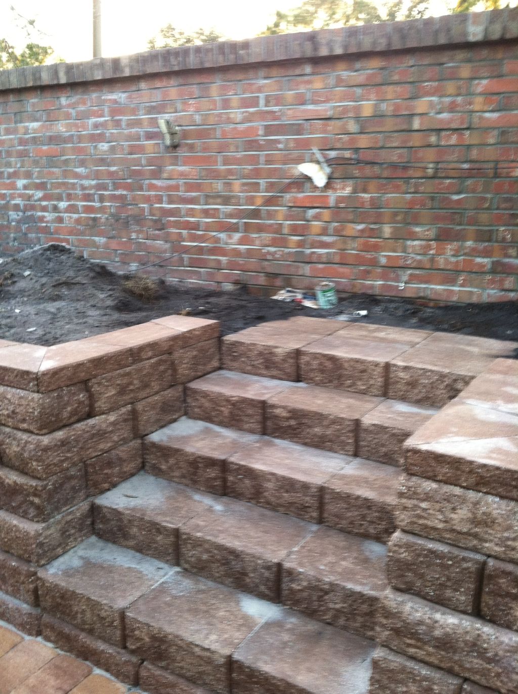 Retaining wall with steps