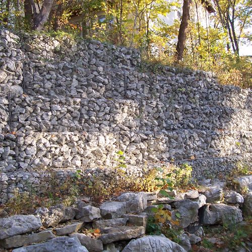 Gabion Basket Walls are a good choice for a budget