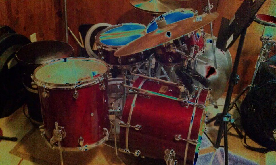 My small jazz set lighting up the Kent studio.