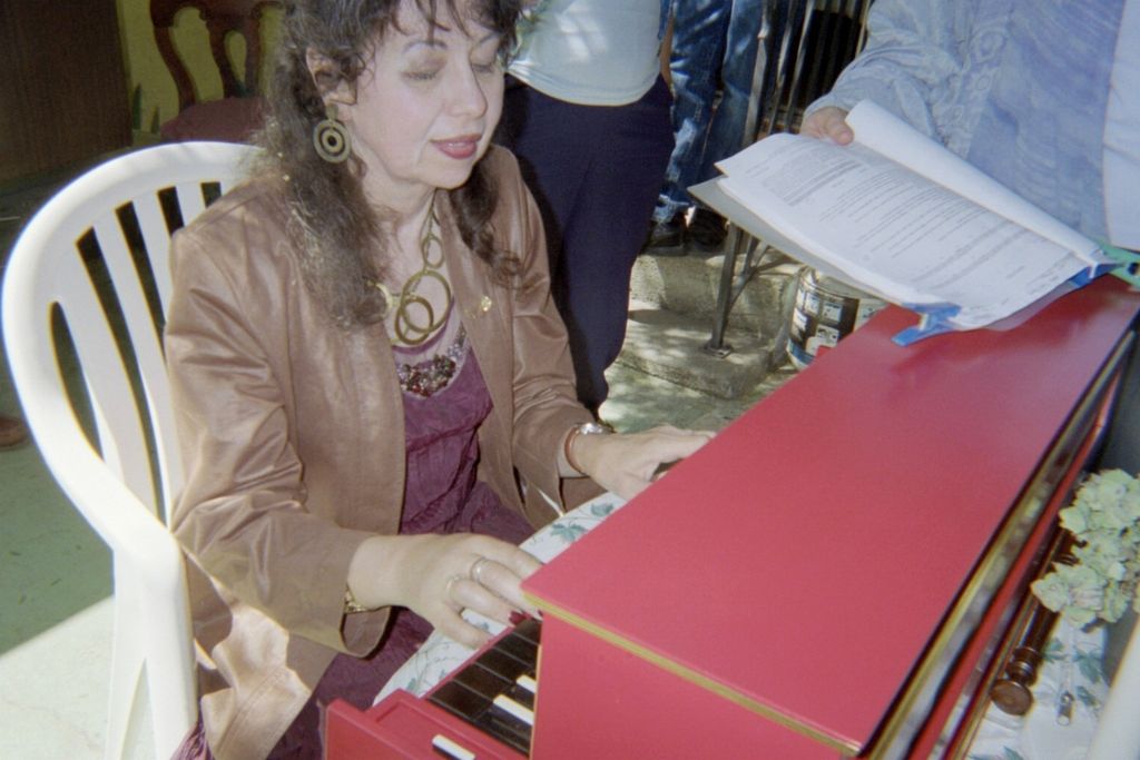 Anne at a patio concert