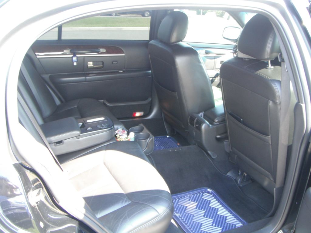 Chauffeured Washington DC sedan service for Corpor