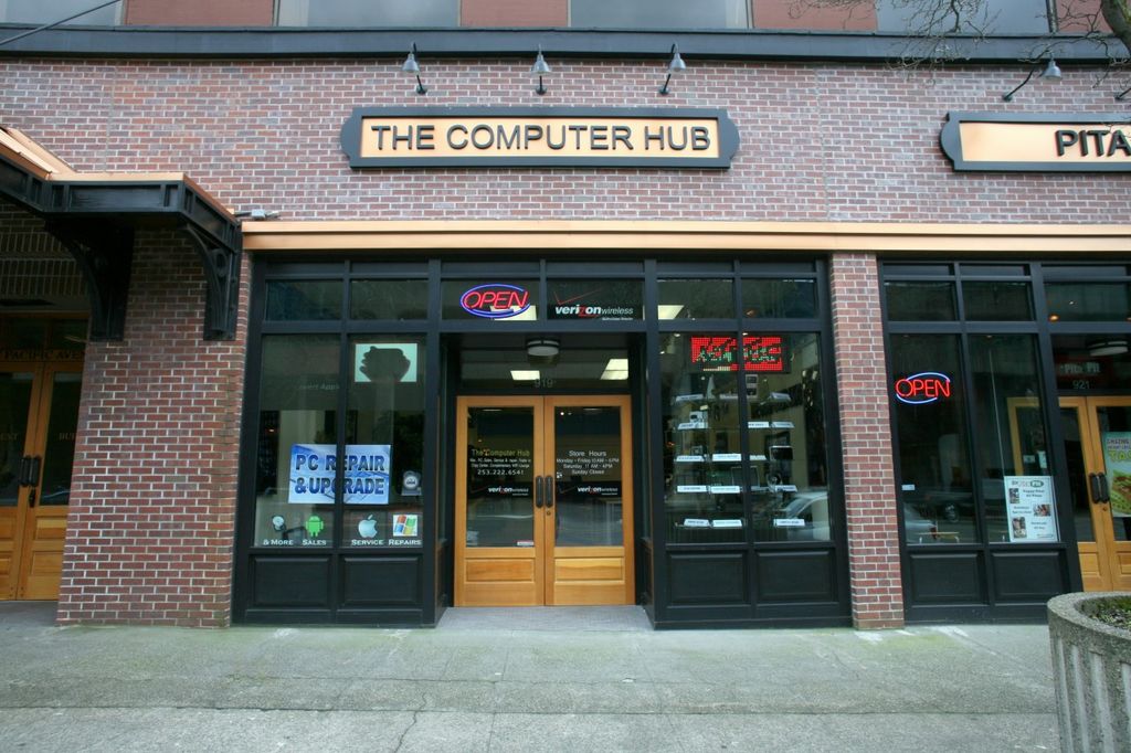 The computer Hub store front located in downtown T