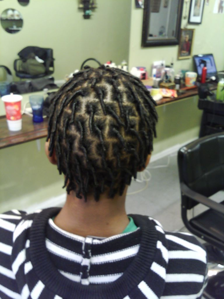 Demetrius relocking his hair because of bees wax a