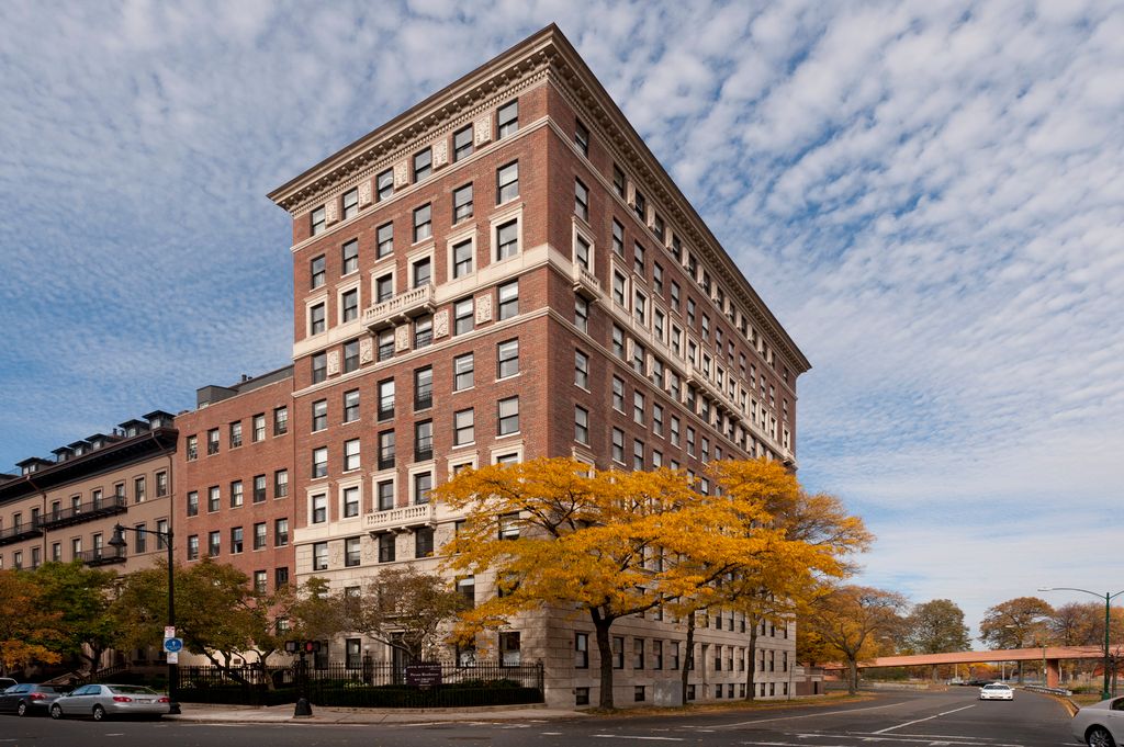 Mediate Management manages this 17-unit condo in t