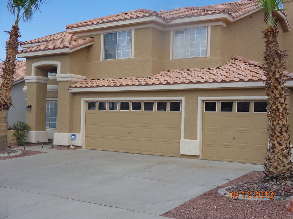 EXTERIOR CUSTOM PAINTING
RESIDENTIAL INTERIOR AND 