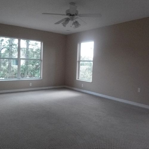Master bed room w/ Plush Carpet, only room in hous