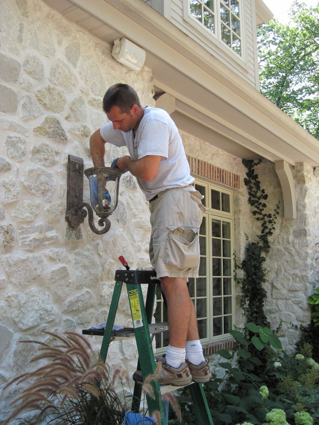 Outdoor light fixtures can be brought back to life