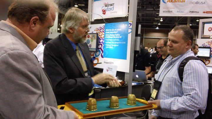 Richard Hatch stopping the traffic at a trade show