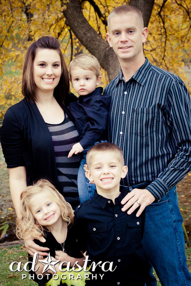 Family photo shoot at Potter Lake on the KU Campus