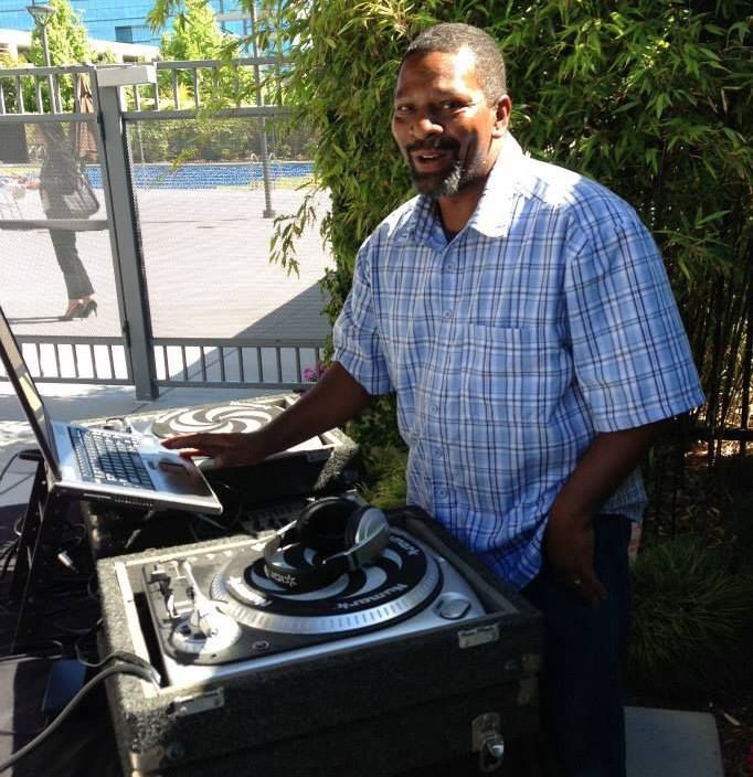 Leo "The Lion" spinning at a HP Corporate Function