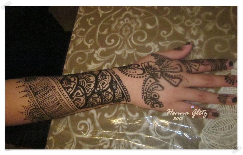 Student from henna class