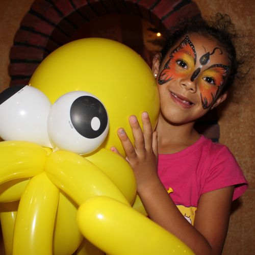 Face Painting & Balloons at El Mariachi's Parkersb