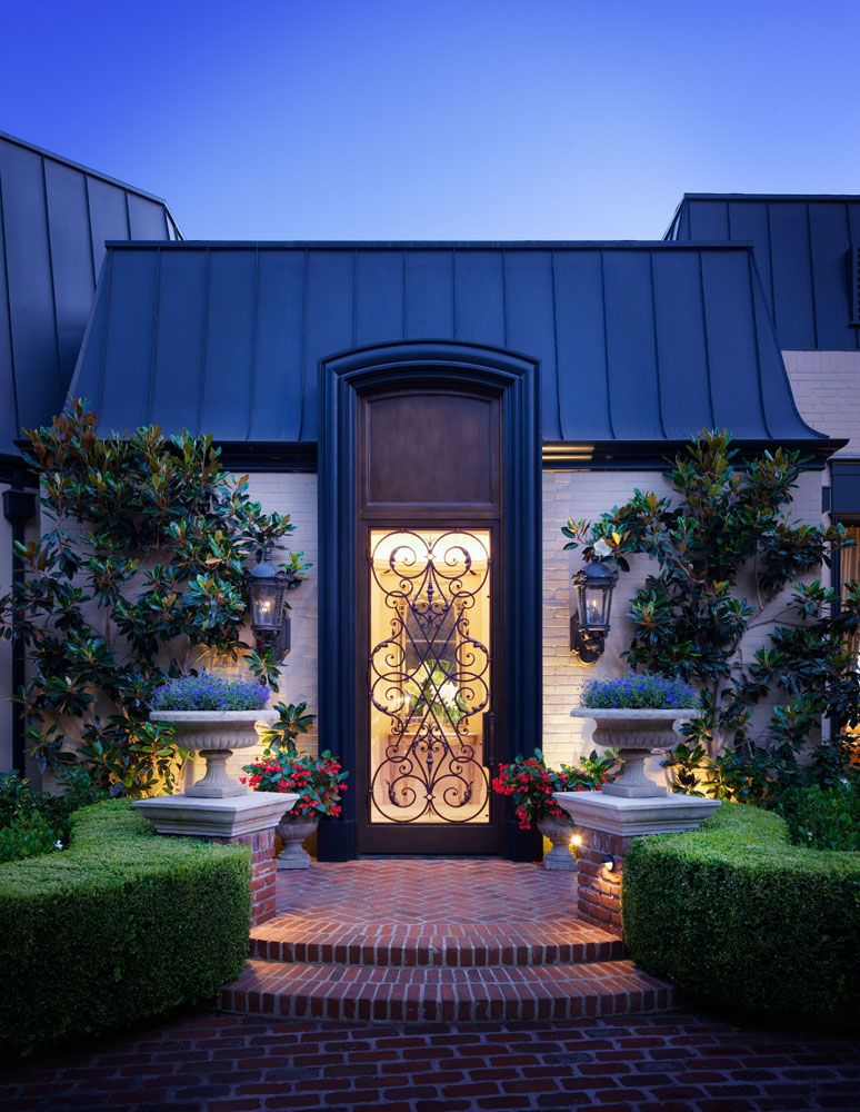 Entry to Trousdale Estates home