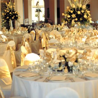 setting beautiful tables for events