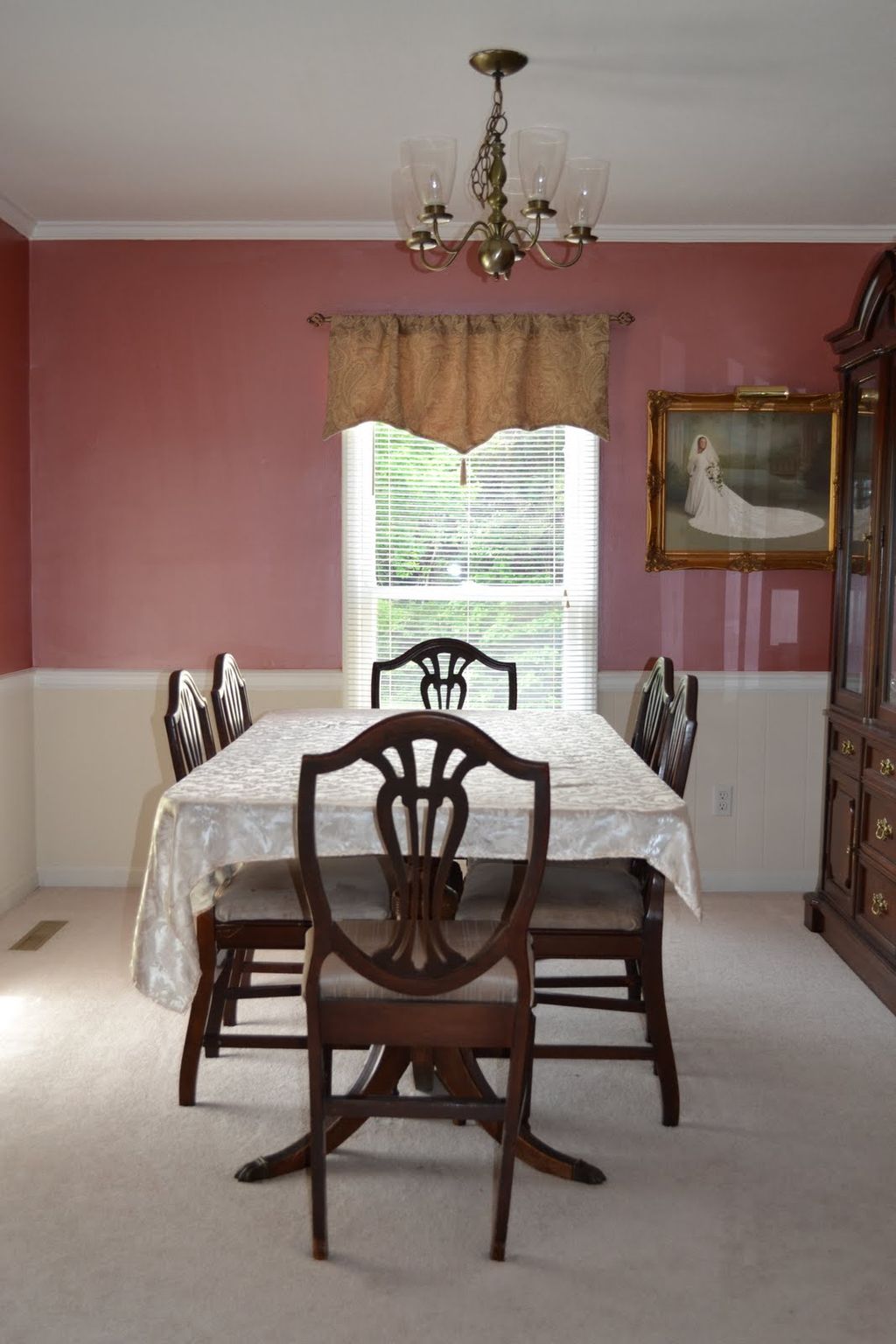 Dining Room Before Home Staging To Sell