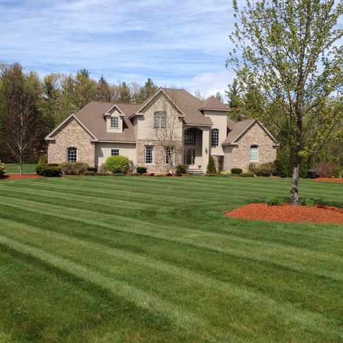 Residential weekly lawn maintenance