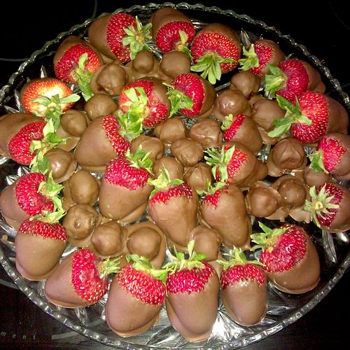 fresh, organic strawberries dipped in dark chocola