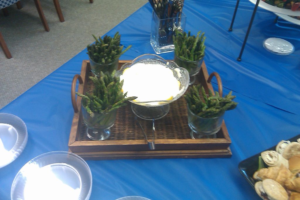 Asparagus Spears with lemon tarragon dip