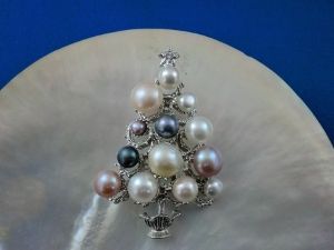Quality pearl accessories designed by a Japanese p
