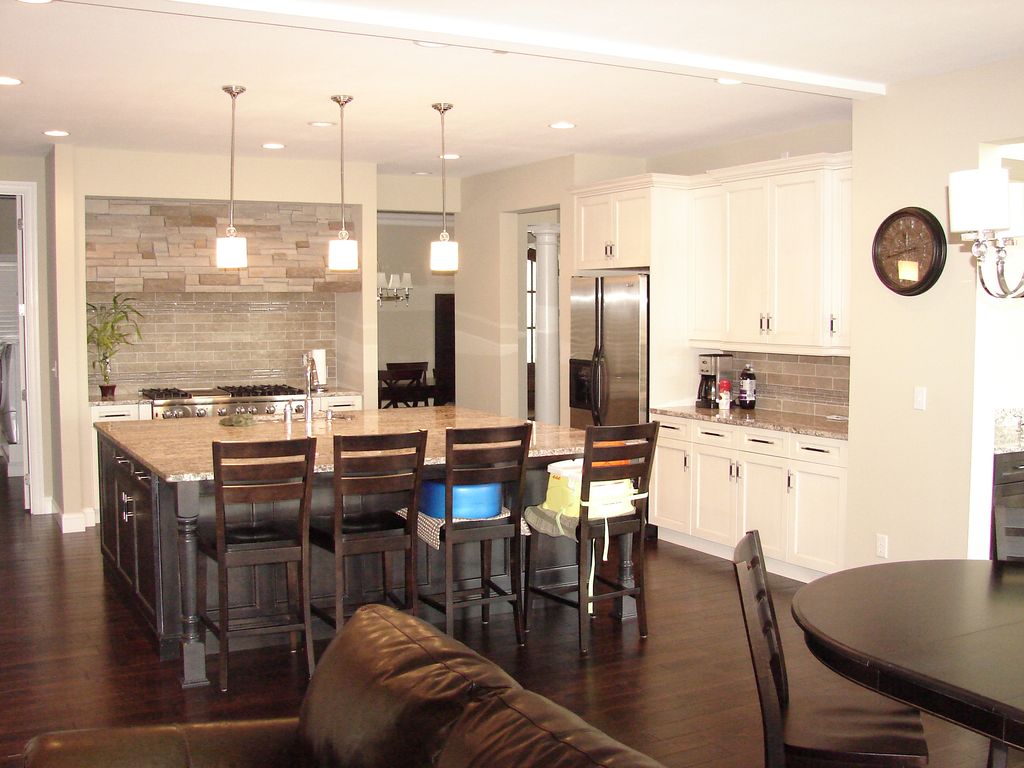 Post Residence
Kitchen