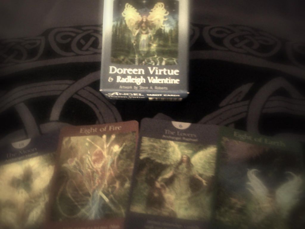 My favorite Tarot Deck: Angel Tarot.