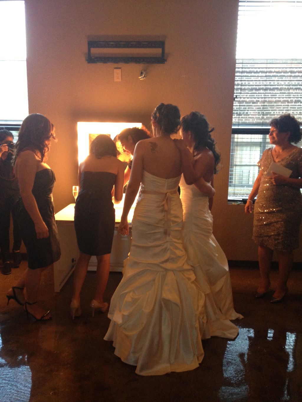 Making sure the witness and the brides properly fi