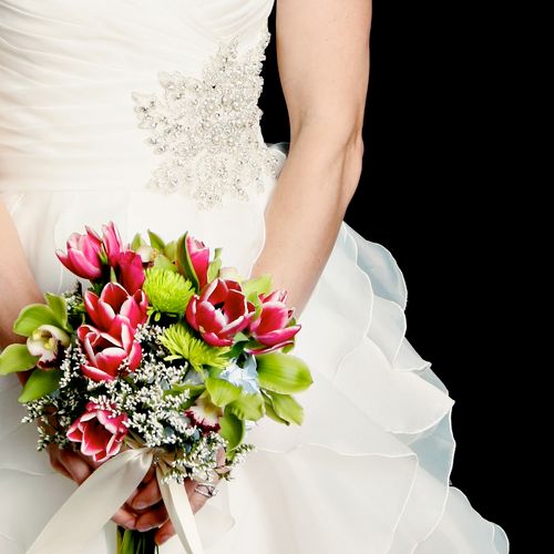 Custom bridal bouquets to fit your style | At Last